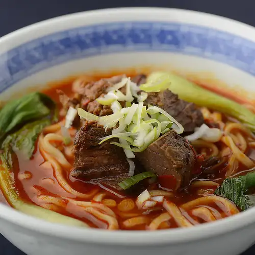 四川風牛肉麺/フカヒレラーメン