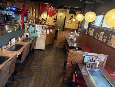 【4名×6卓、3名×1卓、6名×2卓，カウンター3席】最大48名様でのご飲食も可能なテーブル席