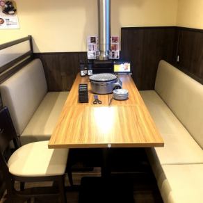 The comfortable sofa seats can accommodate up to six people.Our relaxing space can be used for a variety of occasions, making it perfect for parties and events! We look forward to your visit.