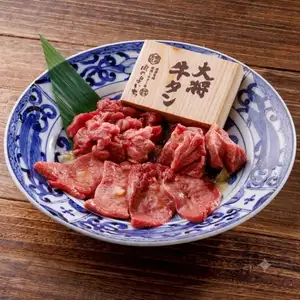 厨师点评不同种类的牛舌
