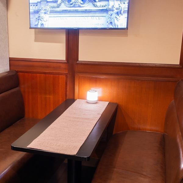 お客様一人ひとりに合わせた細やかなサービスをご提供いたします。特別な日のお祝いから普段使いまで、ゆっくりとお食事をお楽しみいただけます。肩肘張らずに、ゆったりと美食を堪能する、大人の隠れ家へぜひお越しください。