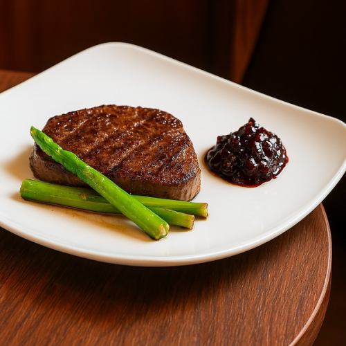 厳選した食材を活かした創作料理をご堪能ください。