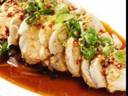 Steamed chicken with savory sauce