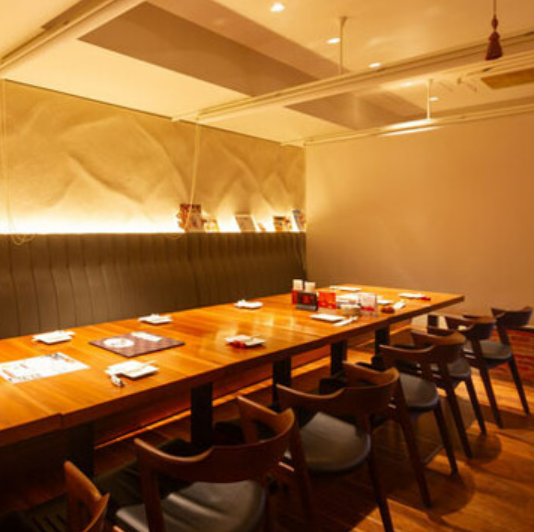 The tatami room in the back is perfect for company parties and get-togethers. Maximum capacity is 25 people.