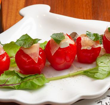 まるごとトマトのマリネ/クリームチーズを使ったみにとまとのカプレーゼ