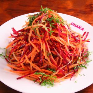 비트와 당근 일본식 샐러드
