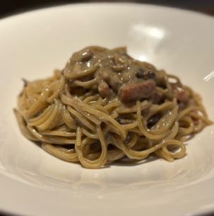 牛肝菌和戈贡佐拉奶油意面