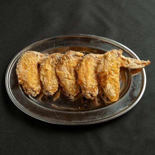 当店自慢★肉厚手羽先！！
