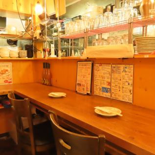 仕事終わりにサクッと飲めるカウンター席をご用意◎大衆居酒屋の賑やかな雰囲気を楽しめます♪