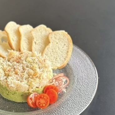 本ズワイガニとアボカドのタルタル