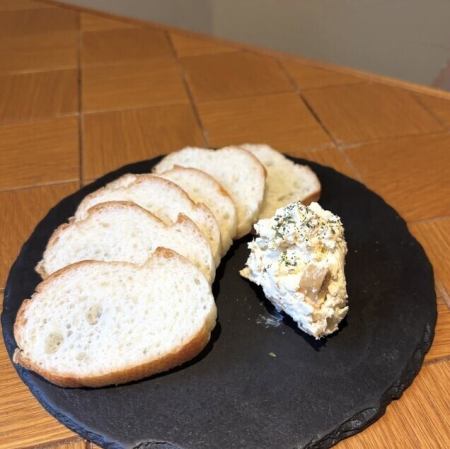 蜂蜜とドライイチジクを練り込んだクリームチーズ(バケット付き)