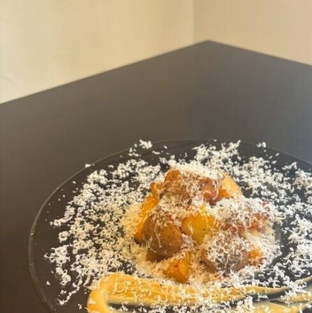 パルメジャーノ香るチーズフライドポテト