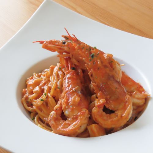 海老のトマトクリームパスタ