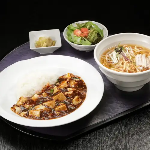 麻婆豆腐饭拉面套餐