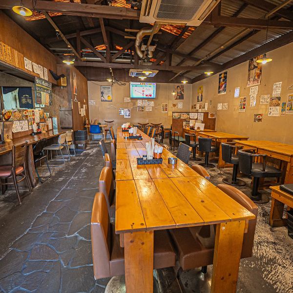 ≪店内雰囲気≫木を基調とした温かみのある店内は、たこ焼きの香ばしいニオイが広がり食欲全開モードがスイッチON！アットホームな雰囲気の店内で、普段使いからご宴会まで幅広いシーンでご利用いただいております♪