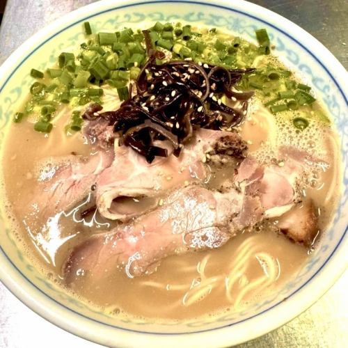 豚骨長浜ラーメン