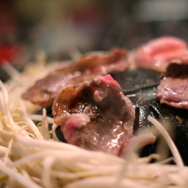 【ジンギスカン食べ放題】新鮮な生ラムとたっぷり野菜を特製のタレで！〆の麺が絶品！！