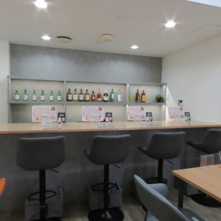 １階にカウンターを５席ご用意しております