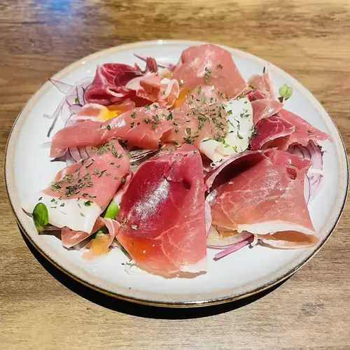 ハモンセラーノの生ハム
