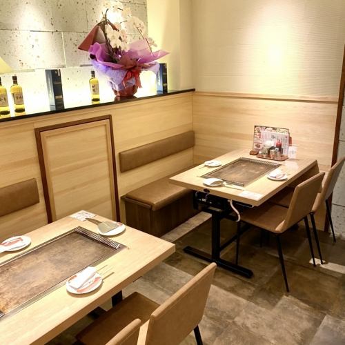 <p>The interior of the store has a stylish design with a clean and open feel.It can also be used for dates and anniversaries.Of course, we have taken measures to prevent infectious diseases, so please come with confidence ◎</p>