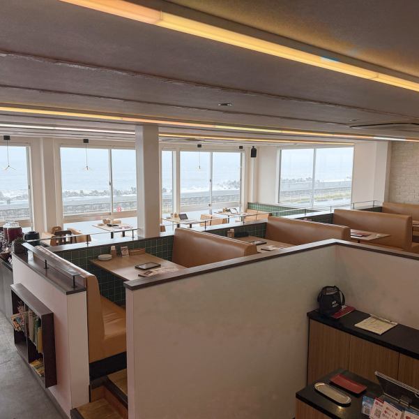 【大型宴会にもおすすめ】最大80様までの貸切OK！海を一望できる店内でご友人とお食事をお楽しみいただけます！モニターや音響などもございます。送迎サービスも4名様～2日前以上のご予約をいただければご対応可能お気軽にご相談ください♪[静岡/女子会/記念日/イタリアン/宴会/飲み放題/会社宴会/誕生日/サク飲み]
