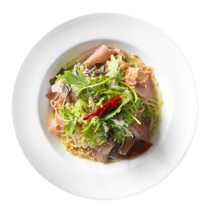 【人気No1】生ハムとルッコラのペペロンチーノ サラダ仕立て