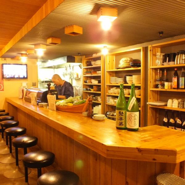 At the counter you can enjoy a drink while enjoying a conversation with a friendly owner.