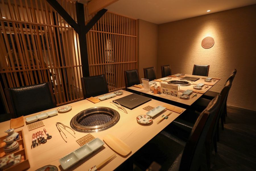 [8 minutes walk from Karasuma Station] Counter seating in a renovated Kyomachiya with a great atmosphere. This is a recommended seat for dates and anniversaries. Of course, you can also use it for solo yakiniku or everyday use♪