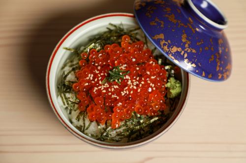 Renzo's special salmon roe bowl