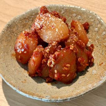 Yahobijin's special shallot kimchi