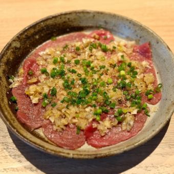 ネギまみれタン刺し