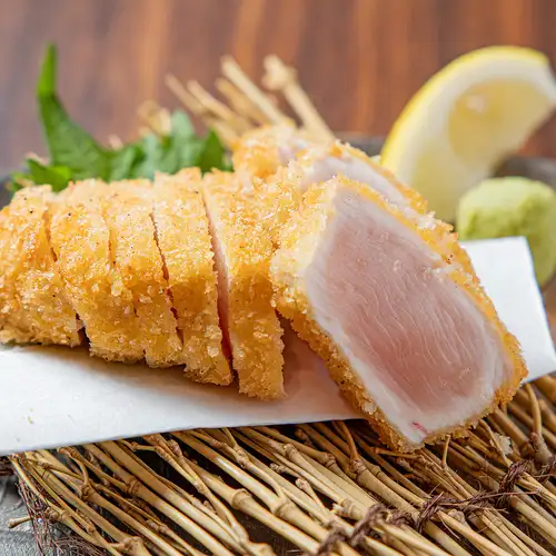 鶇名物!朝引き鶏レアかつ