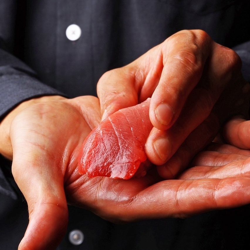 旬の恵みと職人技。夜景とともに味わう、炉端焼きを是非お愉しみください♪