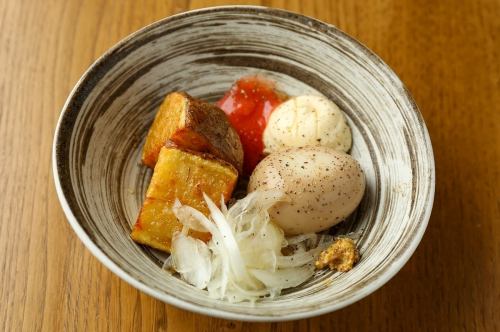 半熟たまご乗せ明太ポテサラ/生マッシュルームのサラダ　各
