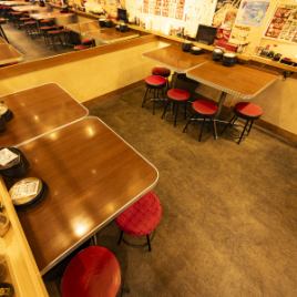 こちらのお席は5名～６名様可能なお席となっております。当店全席喫煙可能♪喫煙者にはオススメとなっております！当店人気ナンバー１の２時間１００種類食べ飲み放題コースは３，４８０円(税込)～ご用意致しております。３時間コースだと、４，４８０円(税込)♪全曜日こちらの金額となっております！#大阪＃梅田