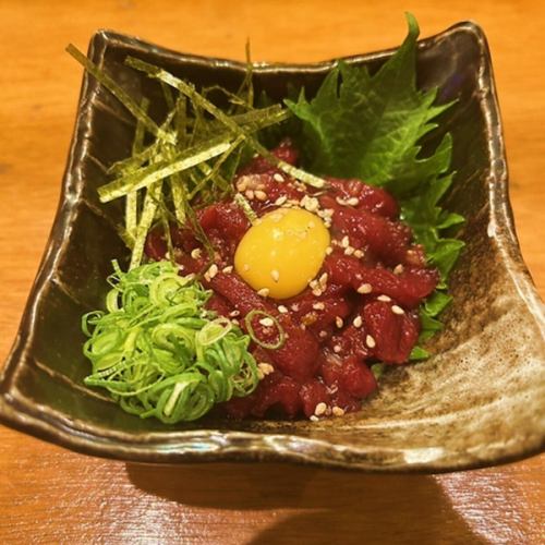 馬刺しユッケ