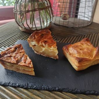 【日～木限定】 3種の人気アップルパイセット　クーポンご利用で　1390円(税込)→1300円(税込)