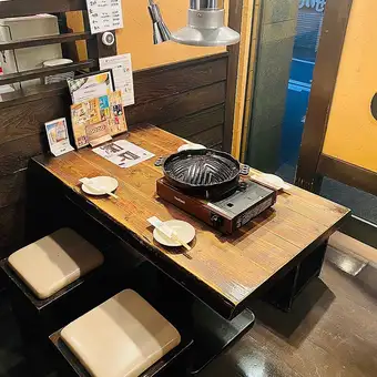 ほっこり落ち着く店内