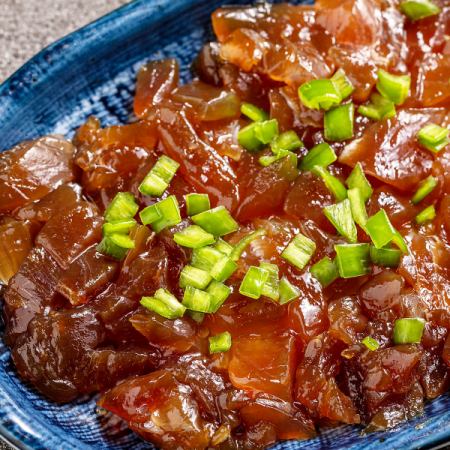 Grilled marinated tuna sashimi