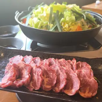 【2～3人前】南部鉄器で焼くジンギスカン♪香ばしく焼けた柔らかお肉を特製タレでお召し上がりください♪