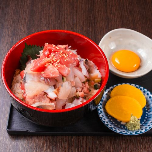 【口福をもたらす、海鮮の玉手箱！こだわりの一杯を召し上がれ。】魚忠丼
