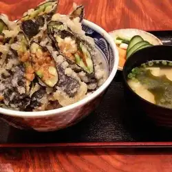 とろろ納豆海苔巻き天丼