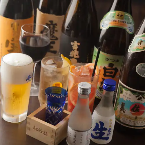 料理を引き立てる豊富なドリンク、ビールやハイボール、日本酒なども多彩にご用意