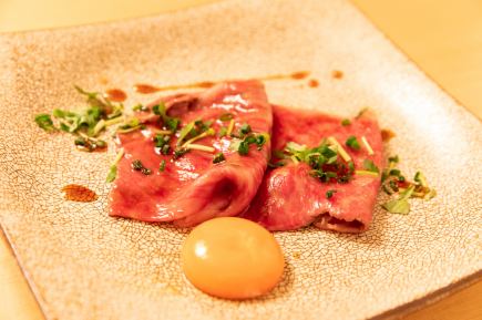 可以享用<高級肉>和<時令蔬菜>的混合料理以及10種以上的無限量菜餚的套餐。