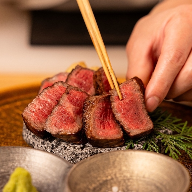大人の隠れ家『肉割烹 赤坂喰心』。記念日やデート、特別な1日にぜひご利用ください