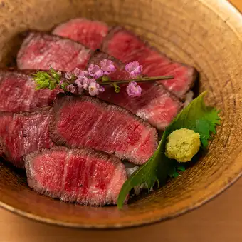 日本黑毛和牛瘦牛肉牛排饭