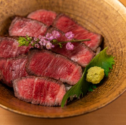 日本黑毛和牛瘦牛肉牛排饭
