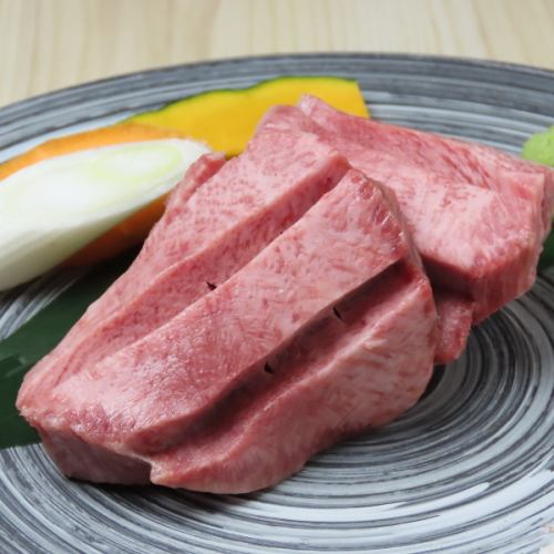 【厚切和牛牛舌】來本店一定要嚐嚐的美味。