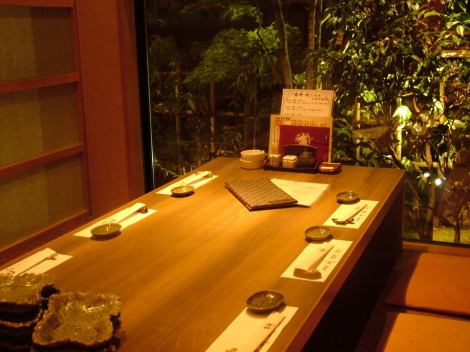 Complete single room digging tatami table seat! Do not mind being surrounded, enjoy wire ♪ Looking at the outside scenery, have a wonderful time!