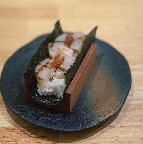 炙りホタテと梅肉